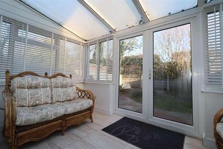 Birchinall Close, Macclesfield, SK11 - Photo 2