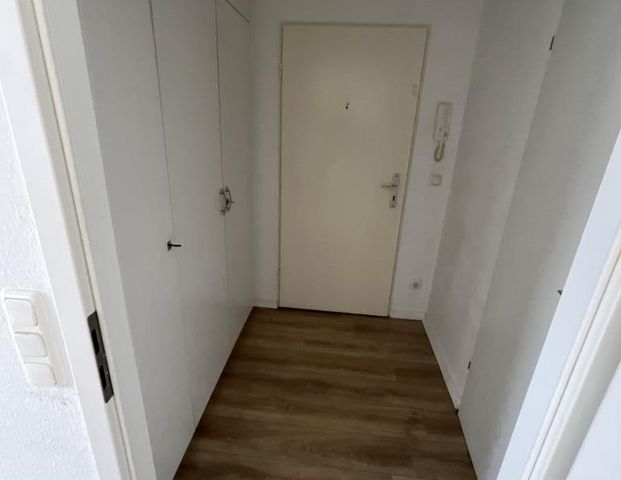 Moderne Wohnung mit Balkon in Oberhausen! - Foto 1