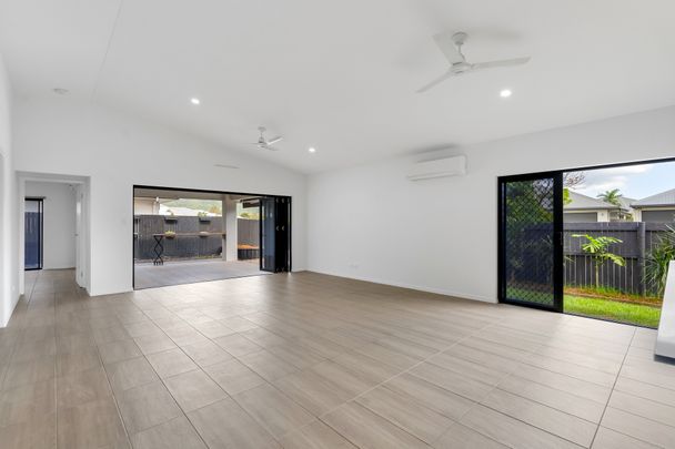 MODERN HOME – SPACE, COMFORT & STYLE - Photo 1