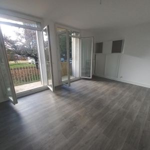 Location Duplex/Triplex à VILLENEUVE DE MARC - Photo 1