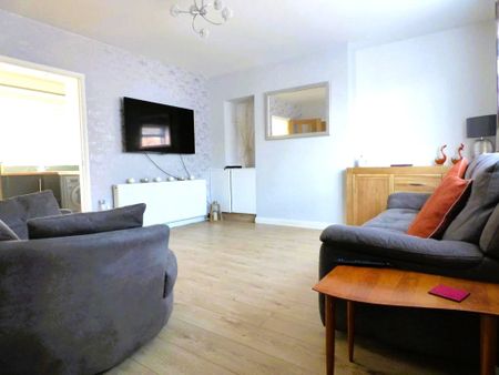 Busk Crescent, Farnborough, GU14 - Photo 2