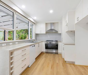 Freshly Renovated Family Home in Prime Turramurra - Photo 5