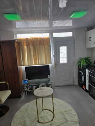 Studio Flat, Howden Road, LE2 - Photo 1