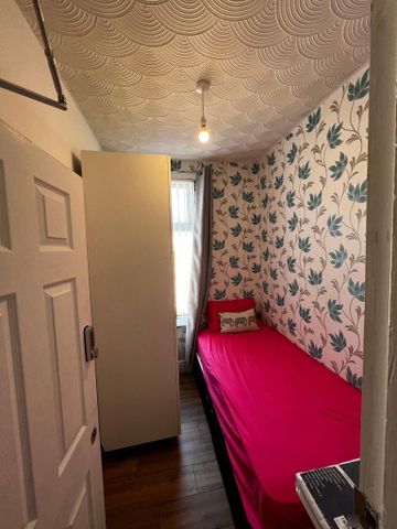 4 bedroom terraced house to rent - Photo 5