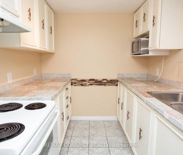 #Lower - 73 Carisbrooke Square – Toronto E11, Ontario - Photo 6