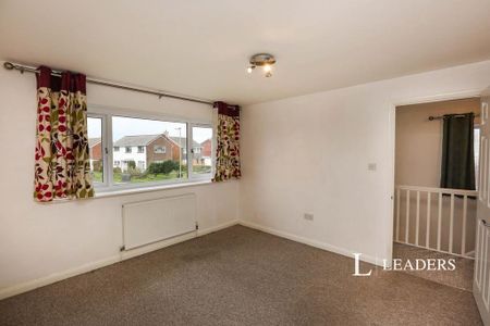 3 bedroom semi-detached house to rent - Photo 5