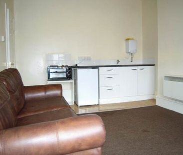 Single Bedroom Flat*Paget Road*£325pcm - Photo 4