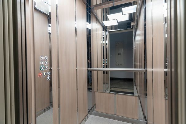 Małe mieszkanie przy stacji Metro Politechnika - Photo 1