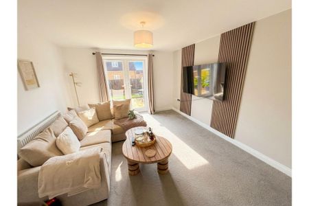 2 bedroom semi-detached house to rent - Photo 3