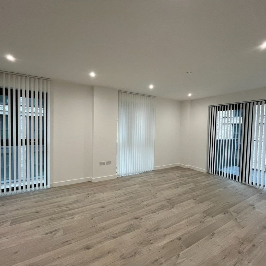 2 Bed Flat, Darter House, N4 - Photo 1