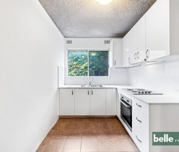 Spacious One Bedroom Studio in the Heart of Ashfield! - Photo 1