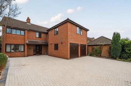 5 bedroom detached house to rent - Photo 2