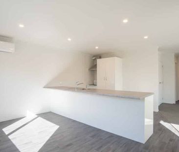 Easy Living on Tremaine! - Photo 5