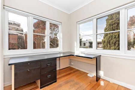 Spacious first floor apartment - Photo 5