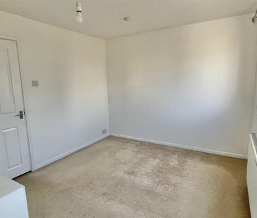 2 bedroom semi-detached house to rent - Photo 5