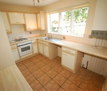 Semi-detached house to rent on - Photo 4