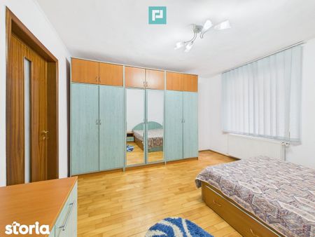 Casă spațioasă în Popești-Leordeni - Fotografie 5