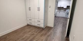 Luxury & brandnew 1 bed basement unit near Knight Street - Photo 2