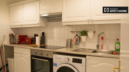 Bright 1-bedroom apartment for rent in Dublin City Center - Photo 3