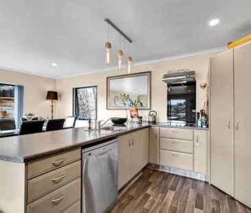 FOUR BEDROOMS IN SPOTSWOOD - Photo 3