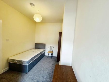 4 bedroom terraced house to rent - Photo 4