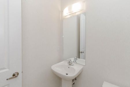 For Lease - 10 SUNFLOWER Crescent, Thorold, Ontario - Photo 5