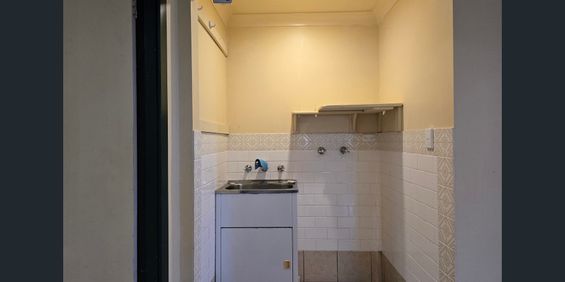 Super Convenient Living! - Photo 3