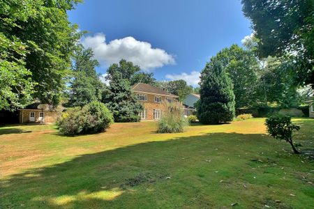 5 bedroom detached house to rent - Photo 4