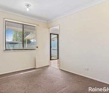 4B Daley Place, Fairfield West, NSW 2165 - Photo 3