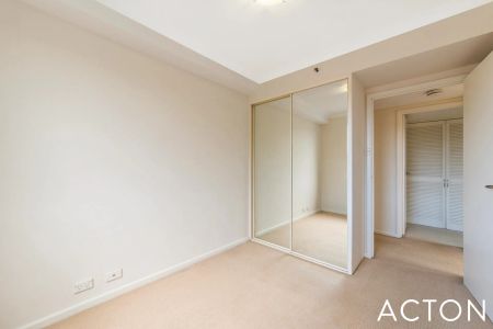 24/10 Wellington Street, - Photo 2