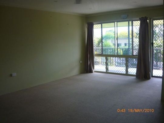 7/108-109 The Strand, North Ward - Photo 1