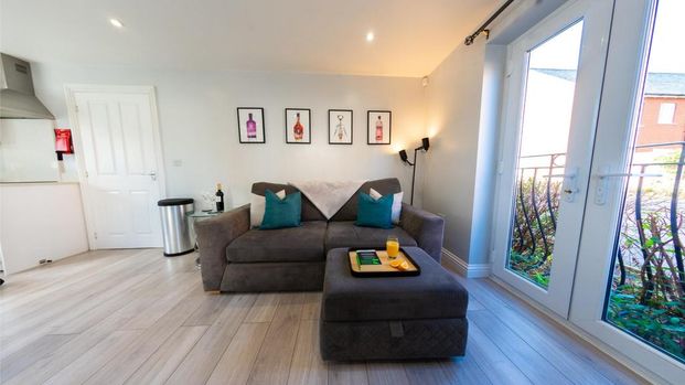 1 bedroom serviced apartment to rent - Photo 1