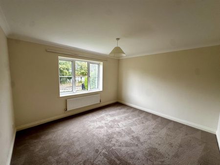 Lypiatt Road, Corsham, SN13 - Photo 4