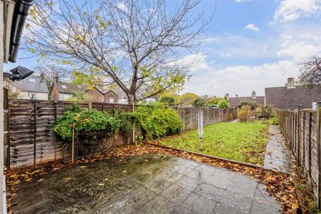 2 bedroom semi-detached house to rent - Photo 3