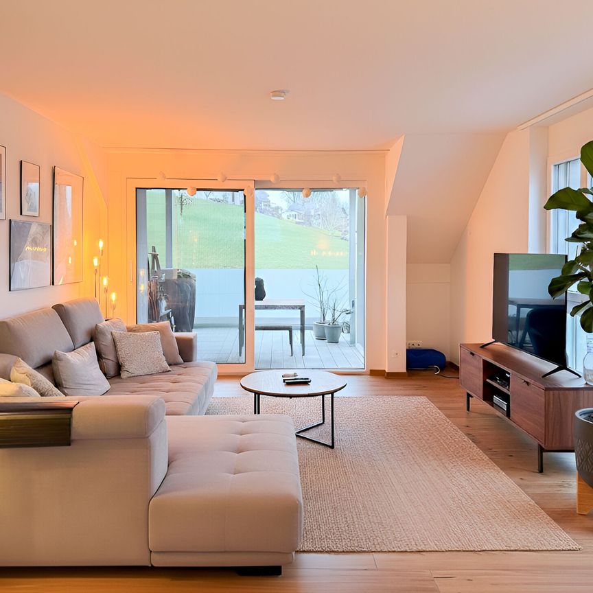 Generous penthouse apartment with its own attic and beautiful views - Photo 1