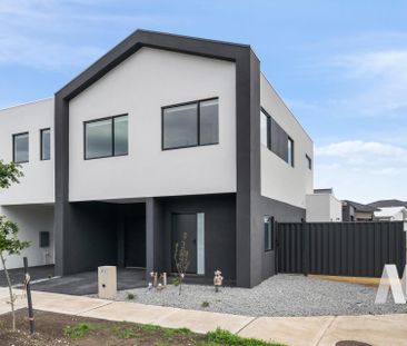 696 Grand Boulevard, Mickleham VIC 3064 - Townhouse For Rent | Domain - Photo 3