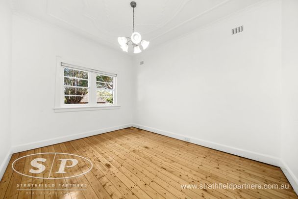 Conveniently Located 3 Bedroom Family Home - Photo 1