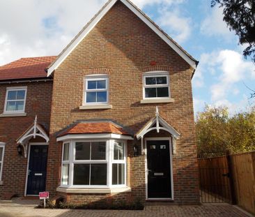 3 bedroom semi-detached house to rent - Photo 1