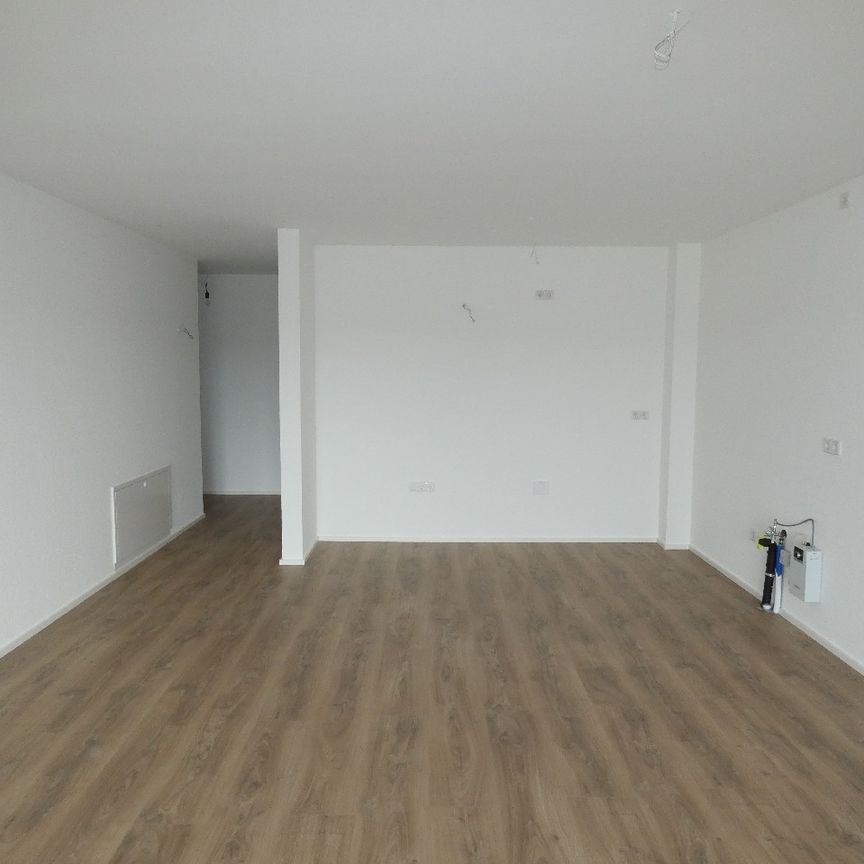 Neubau/Erstbezug: Modern geschnittene 3-Zimmer-Wohnung mit traumhaftem Ausblick! - Photo 1