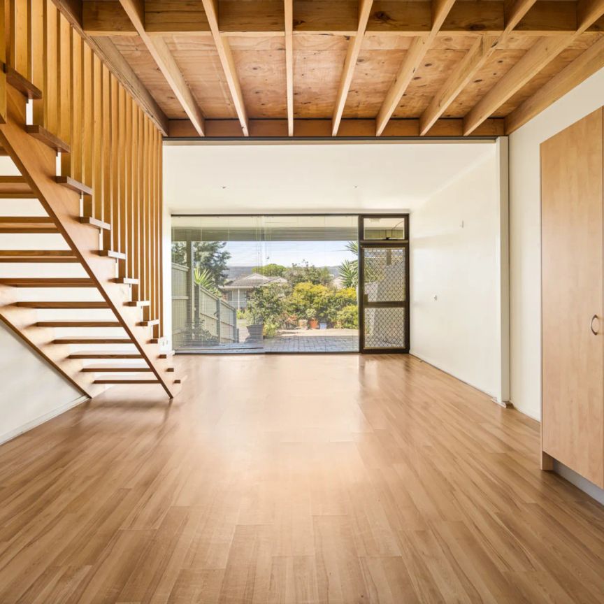 Tidy 2-Bedroom Coastal Unit for Rent – Rosebud - Photo 1