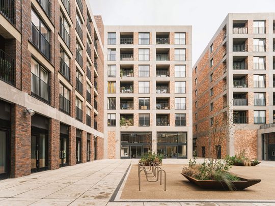 1 Bed Penthouse, Rookwood Way, E3 - Photo 1