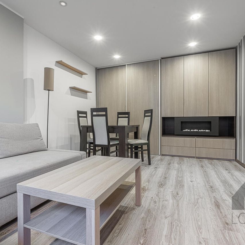 Przestronne i Słoneczne Mieszkanie z Kominkiem – Jaworzno, ul. Gliniana - Фото 1