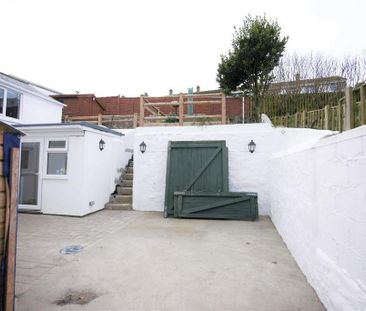 4 bedroom detached house to rent - Photo 4