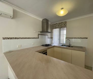 Tidy 3 Bedroom Villa - Photo 2