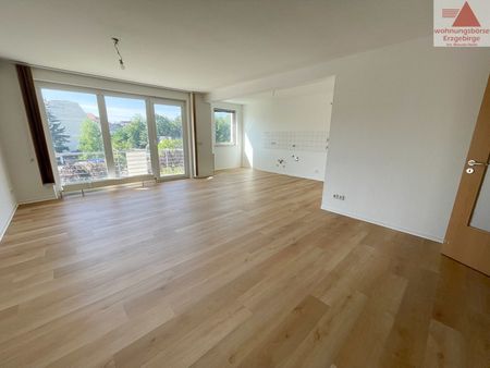 Altersgerechtes Wohnen mit Fahrstuhl in zentraler Lage von Crimmitschau - Photo 3