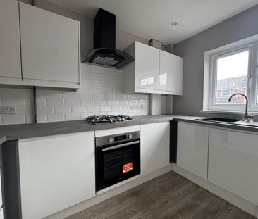 3 bedroom terraced house to rent - Photo 6