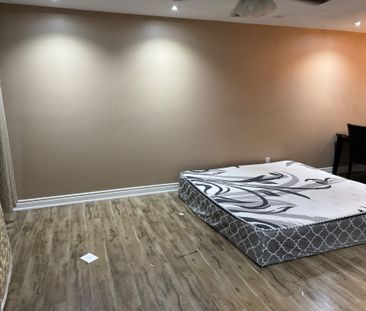 For Lease - 47 Madison Street, Brampton, Ontario - Photo 6