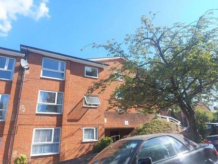 Lambert Court, Bushey Grove Road, Bushey, WD23 - Photo 5