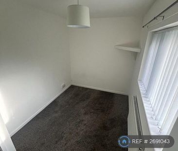 3 bedroom end of terrace house to rent - Photo 3