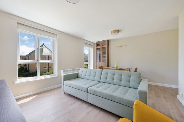 Garter Way, SE16, London - Photo 1